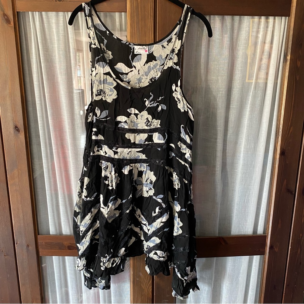 Vguc Free people lace detail slip/tunic